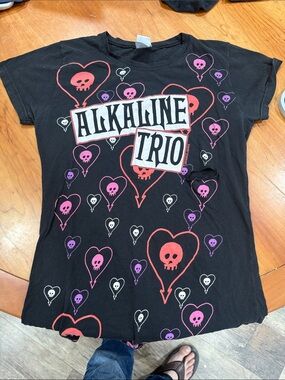 Alkaline Trio Girls' Black Short Sleeve Tee with Pink & Purple Heart Skull Print